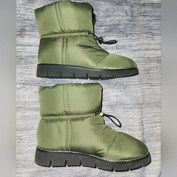 J. Crew Olive Green Puffer Winter Snow Boots Ankle Booties Cozy Warm Comfy Shoes - Picture 1 of 10